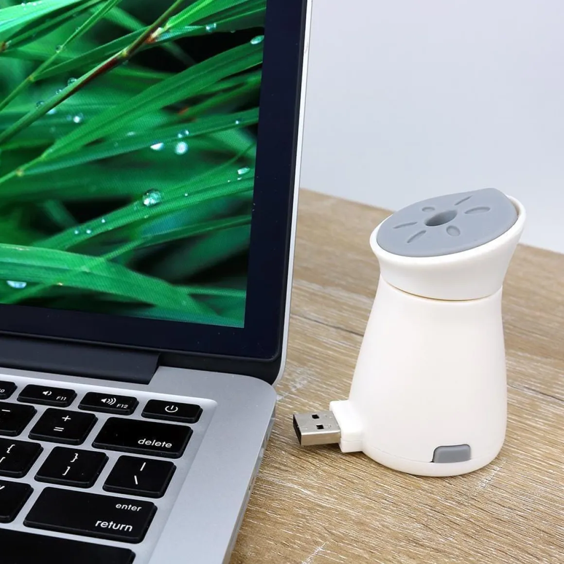 Aroma2Go Mini Essential Oil Diffuser With USB Cable